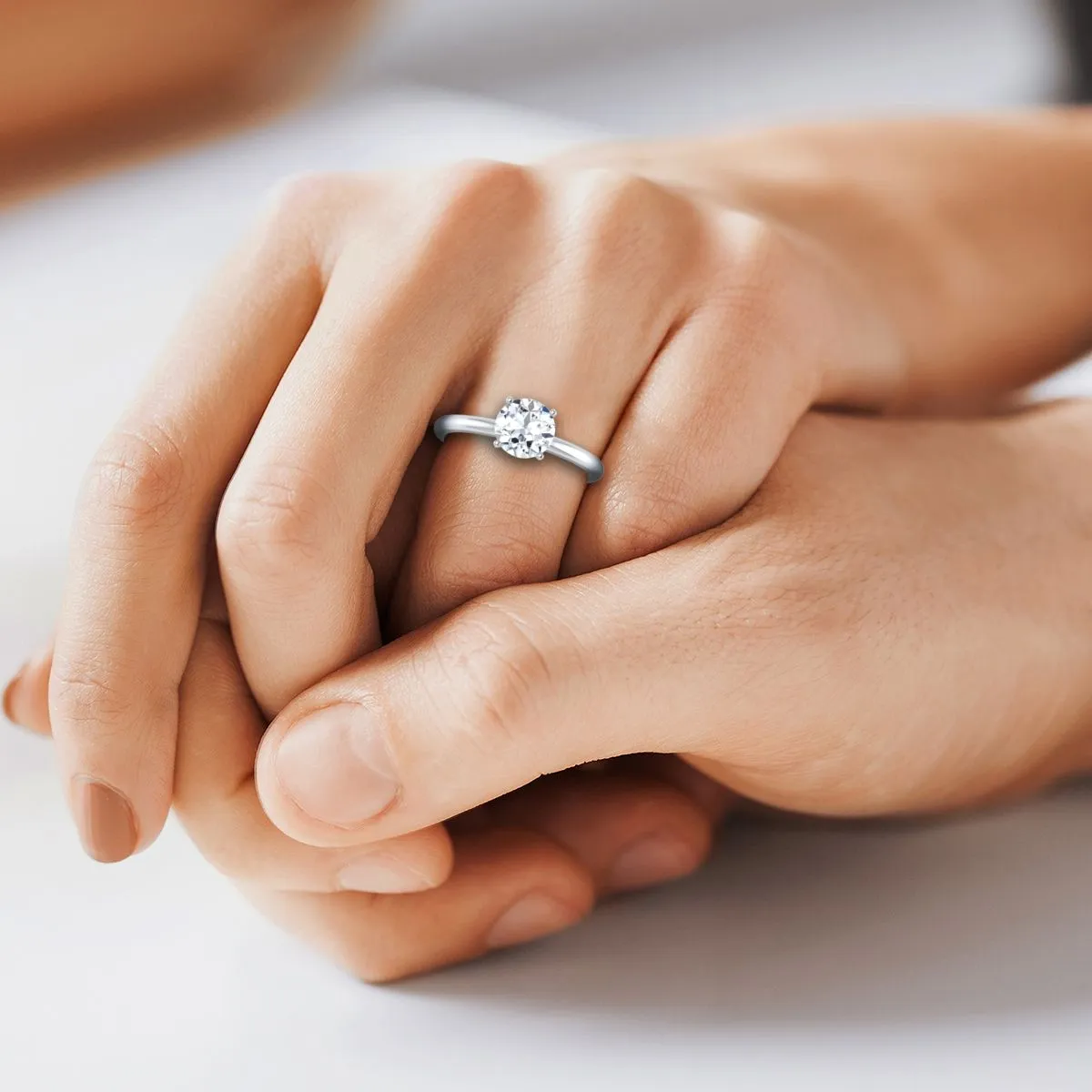 18K White Gold Round Brilliant Peridot Round Comfort Fit Claw Prong Solitaire Engagement Ring