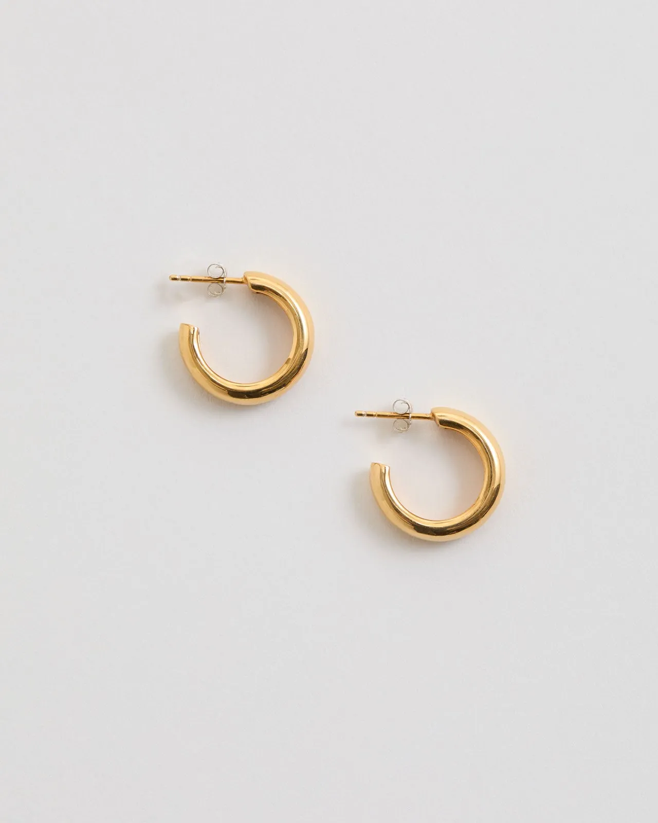 CADEAUX EXCLUSIVE HOOP EARRINGS