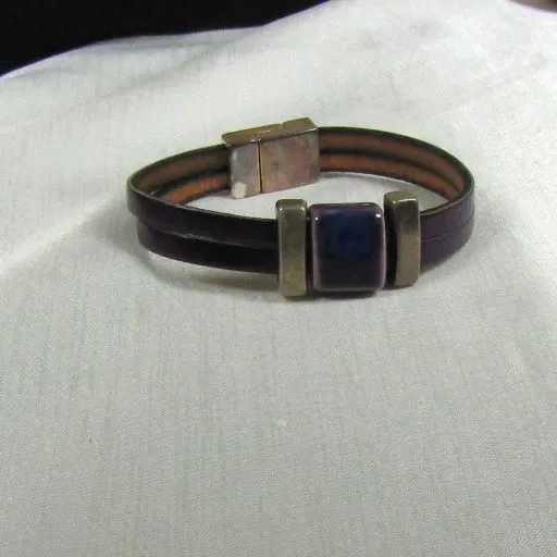 Classic Purple Leather Bracelet with a Twist
