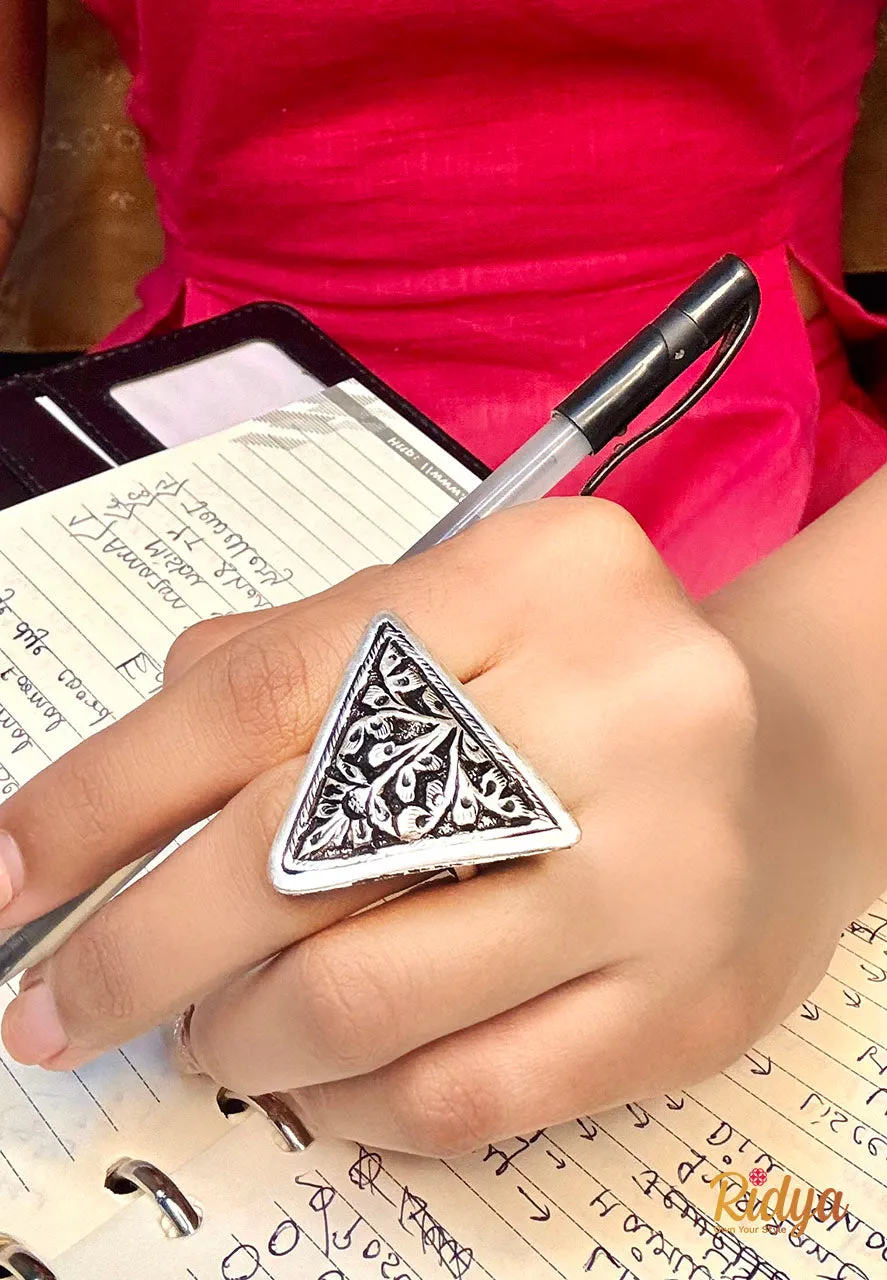 Detailed Chitai Work Triangle Ring