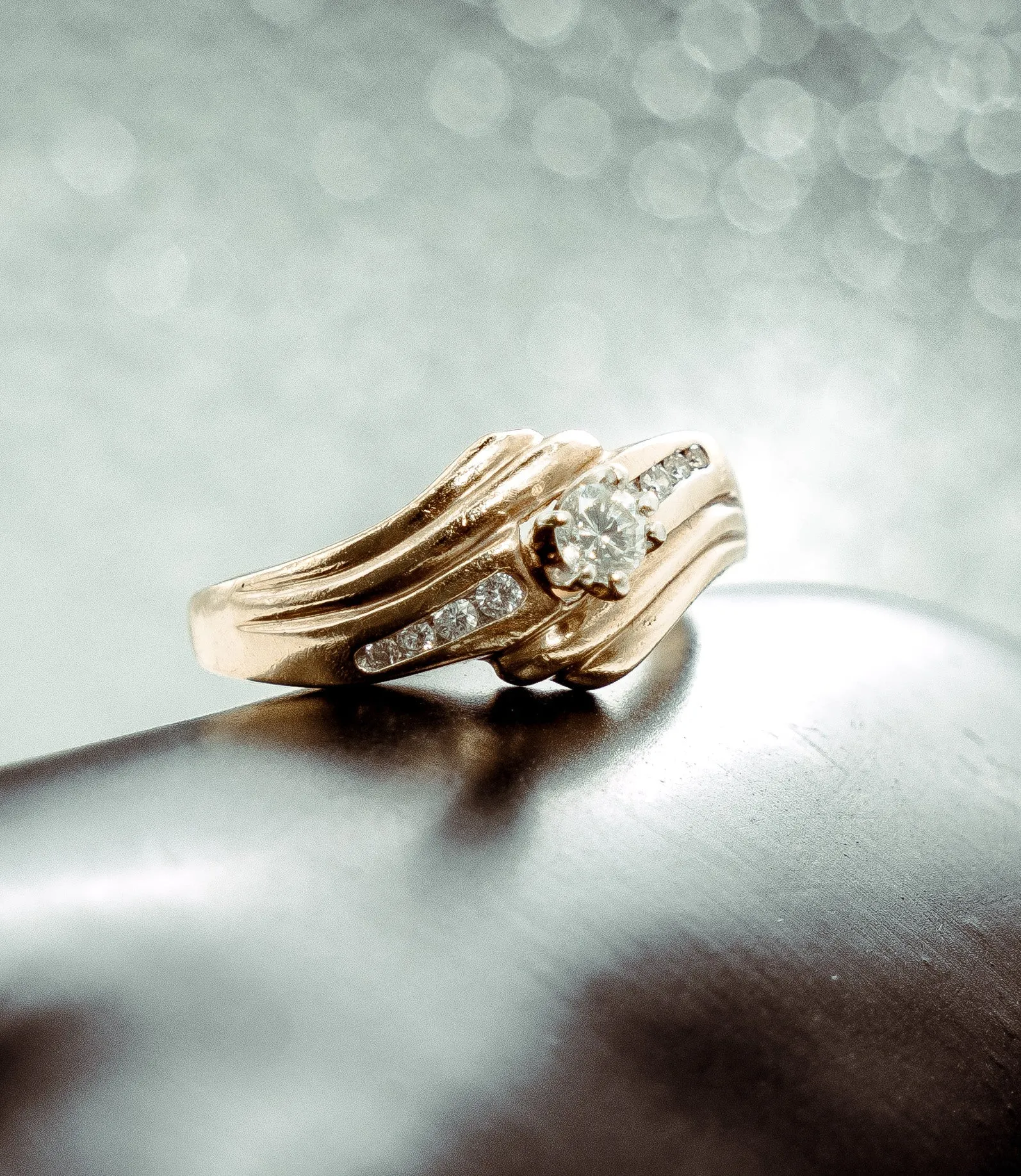 Diamond Engagement Ring 14K Yellow Gold / 4.4gr / Size 8.5