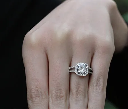 Freesia - Round Moissanite Engagement Ring
