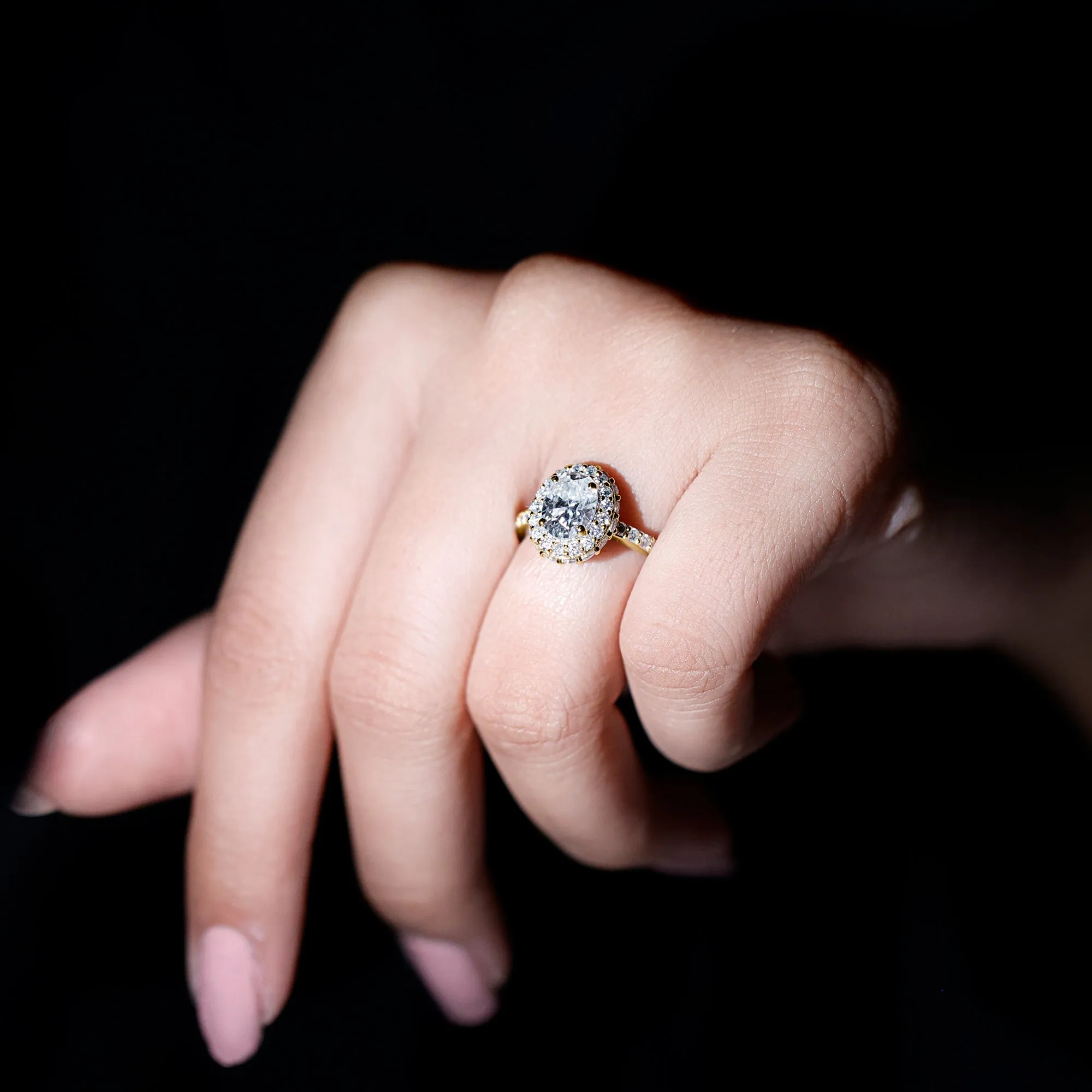 Oval Shape Moissanite Classic Engagement Ring with Halo