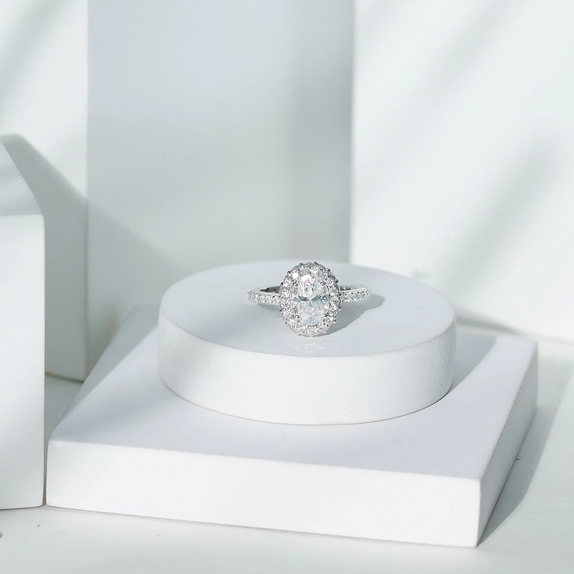 Oval Shape Moissanite Classic Engagement Ring with Halo