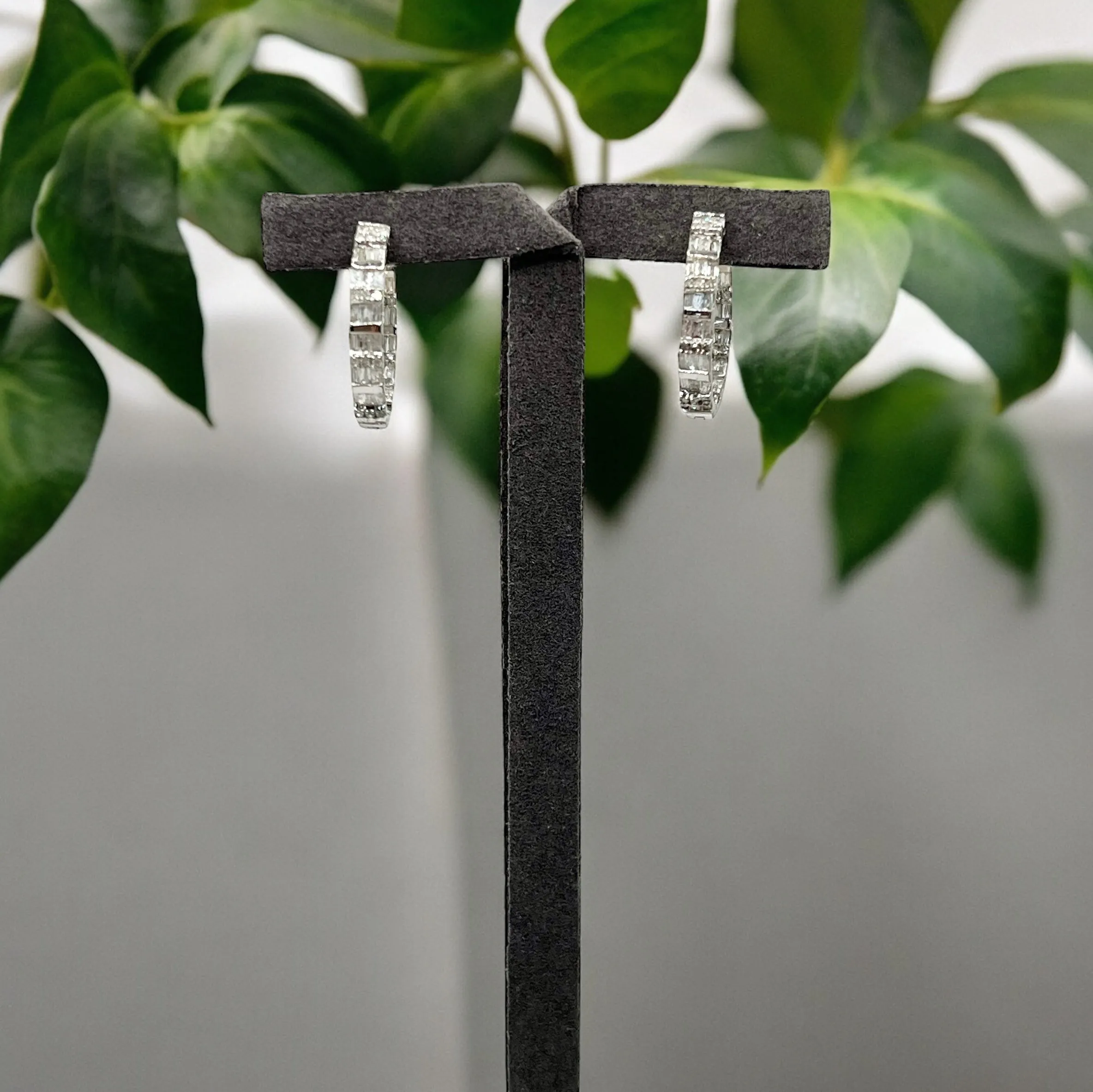 PALAZZO BAGUETTES LOOP IN AND OUT SETTING EARRINGS