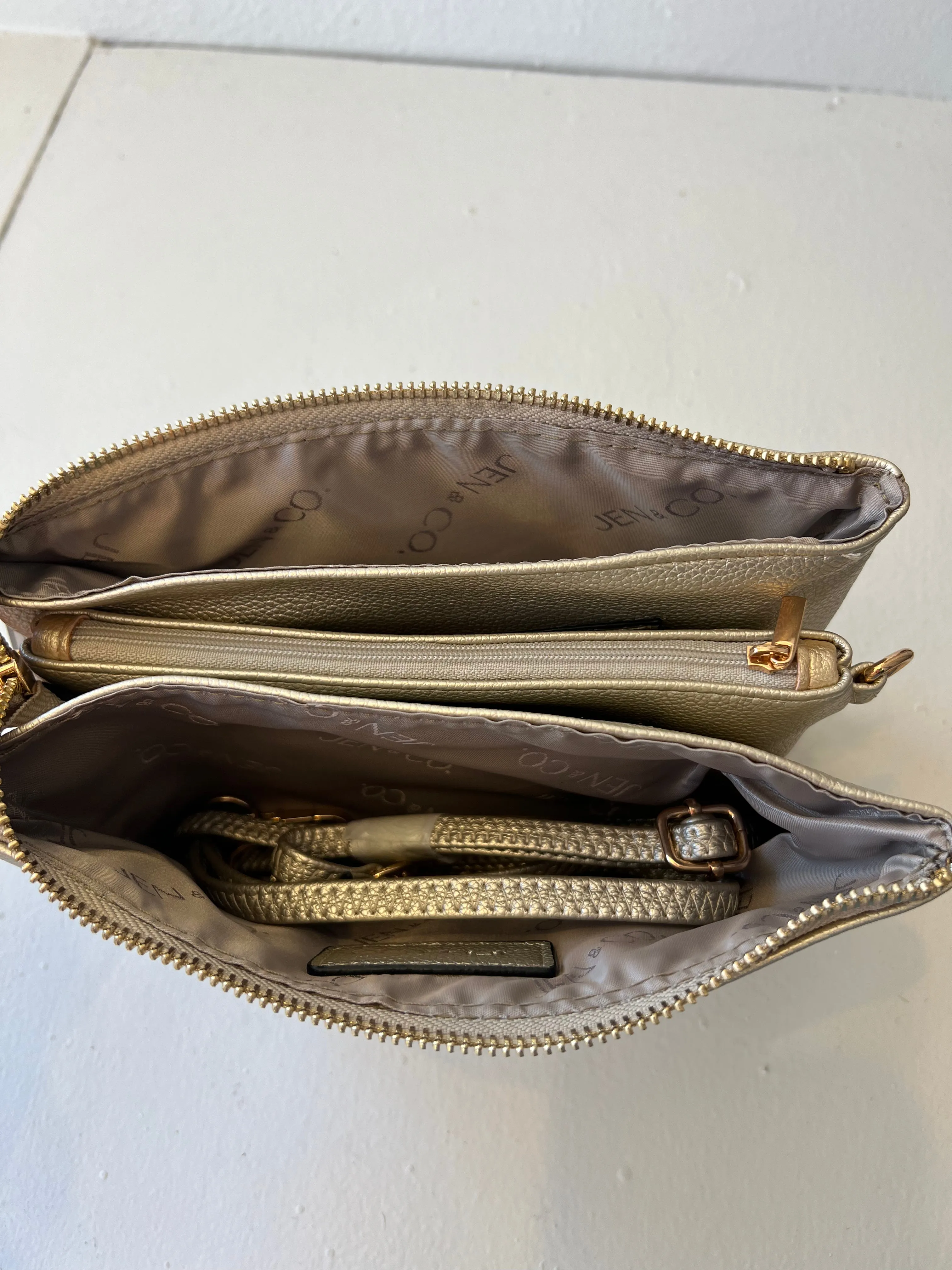 RILEY COMPARTMENT CROSSBODY