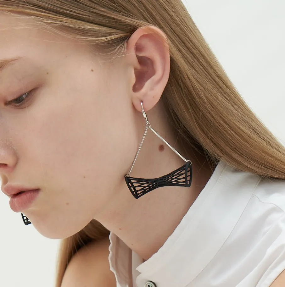 String Art - Crossing Line Earrings