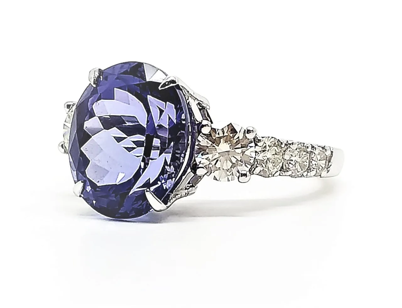TANZANITE AND DIAMOND QUEEN RING IN 14K WHITE GOLD AD NO.2152