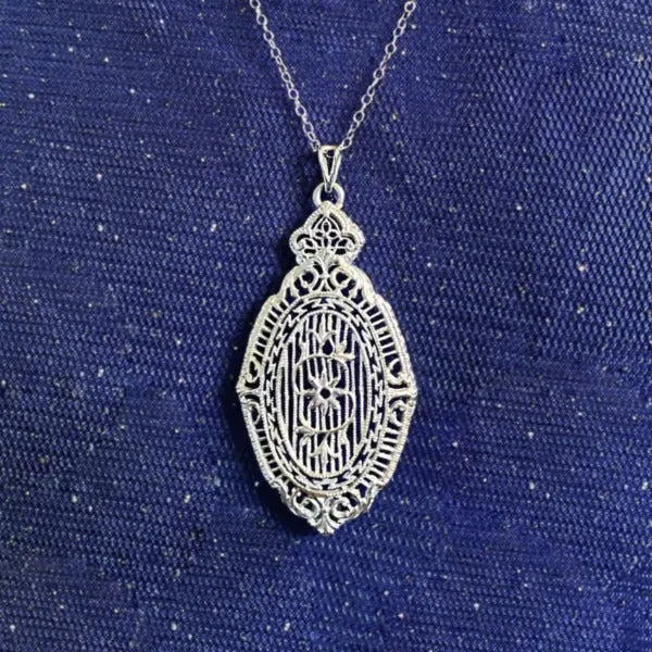 Vintage Filigree Pendant Necklace