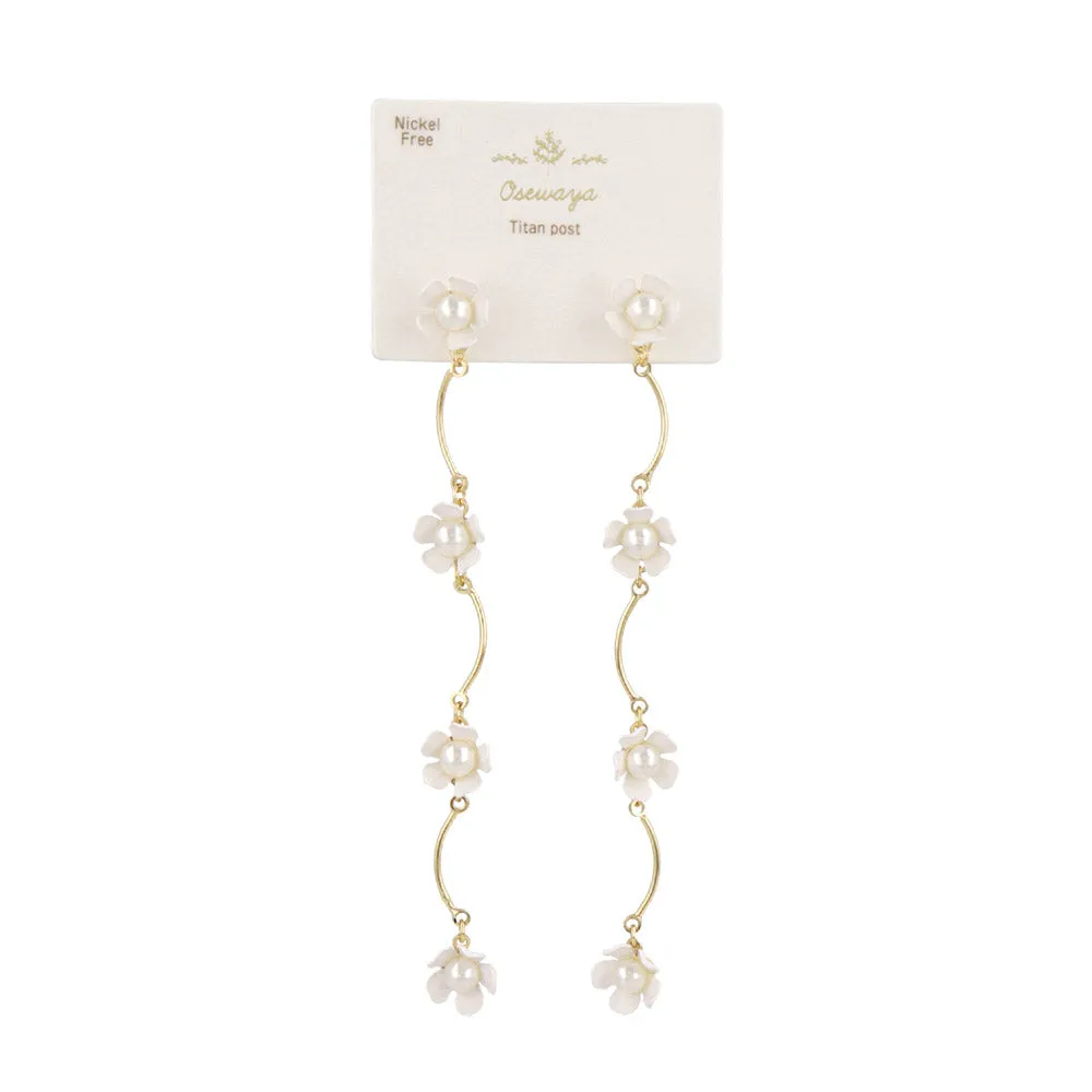 White Flower Wavy Linear Earrings